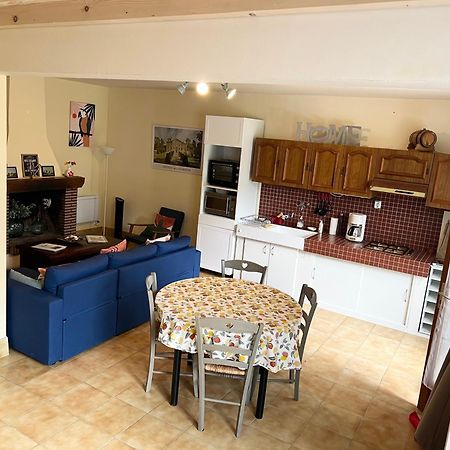 Gite Fuchsia Villa Carlux Esterno foto